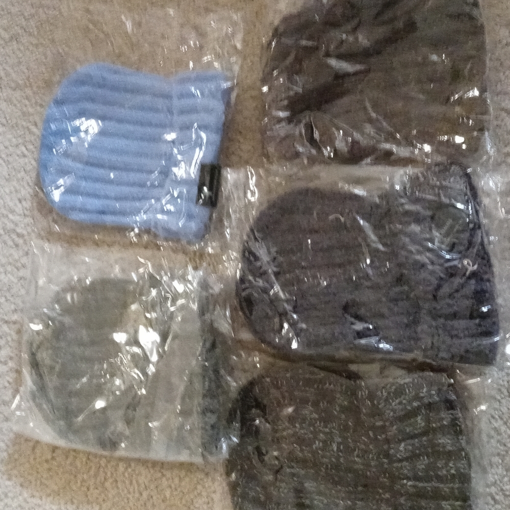 5 Unisex Beanies